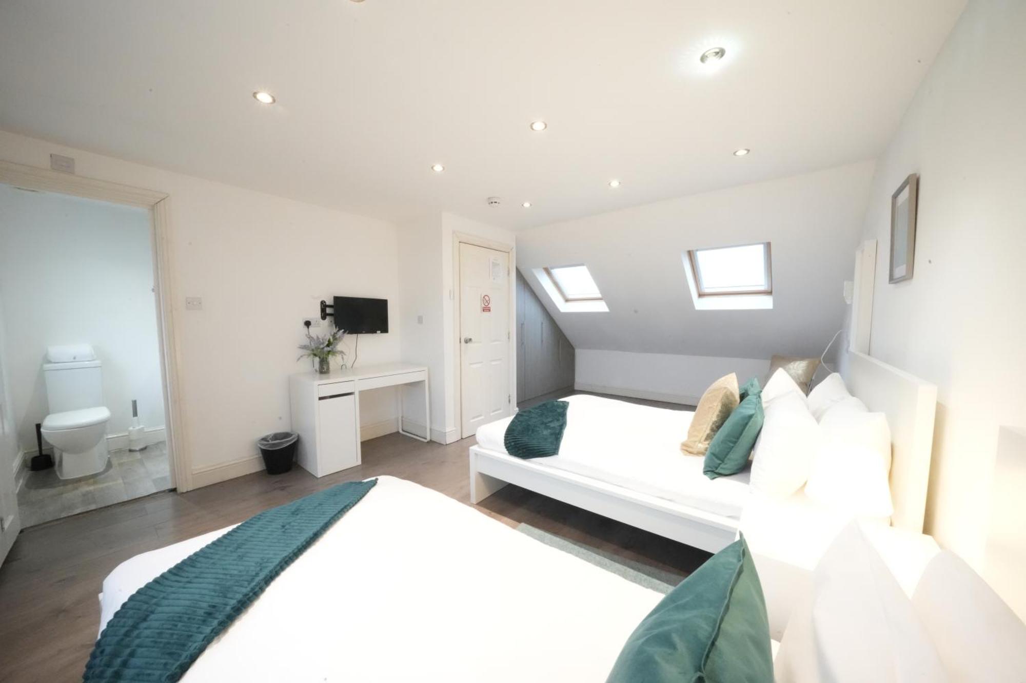 Grand Airport Ensuites * Harmondsworth