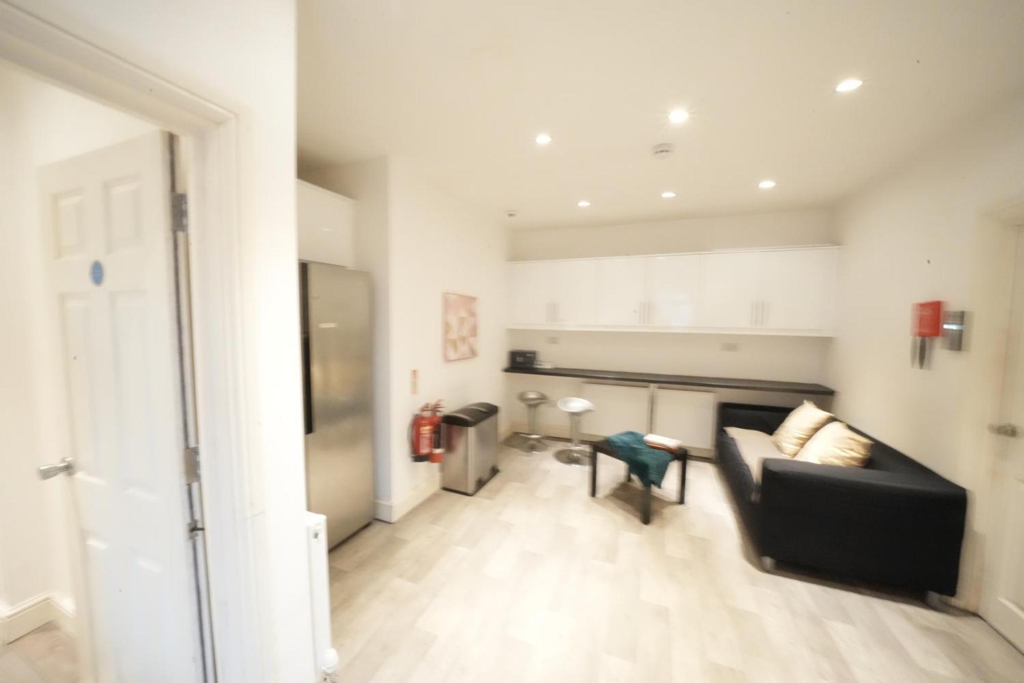 Grand Airport Ensuites * Хармондсворт