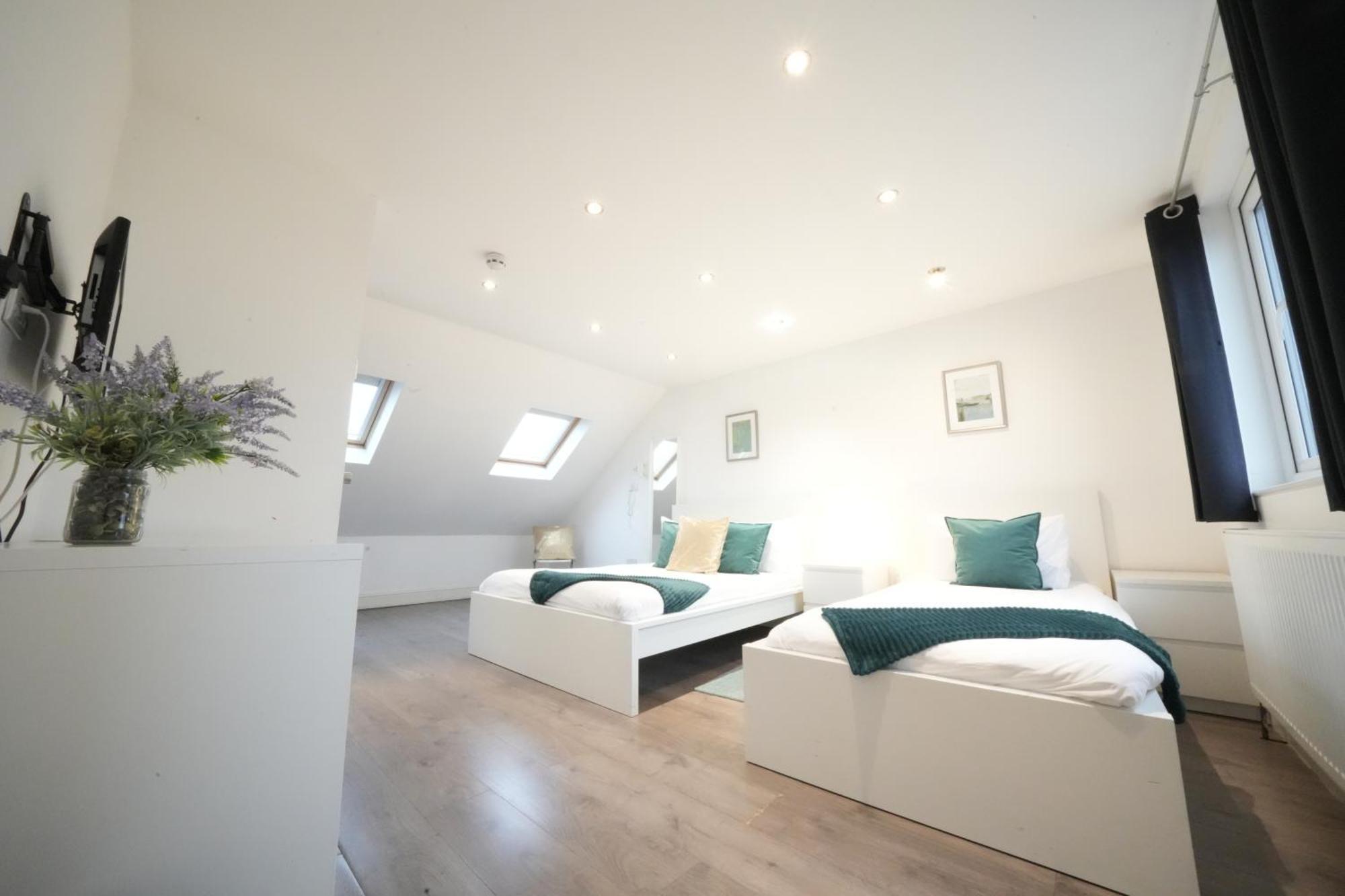 Grand Airport Ensuites * Harmondsworth