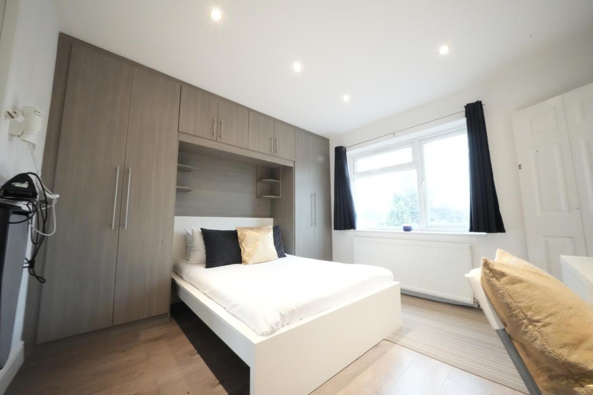 Grand Airport Ensuites Harmondsworth