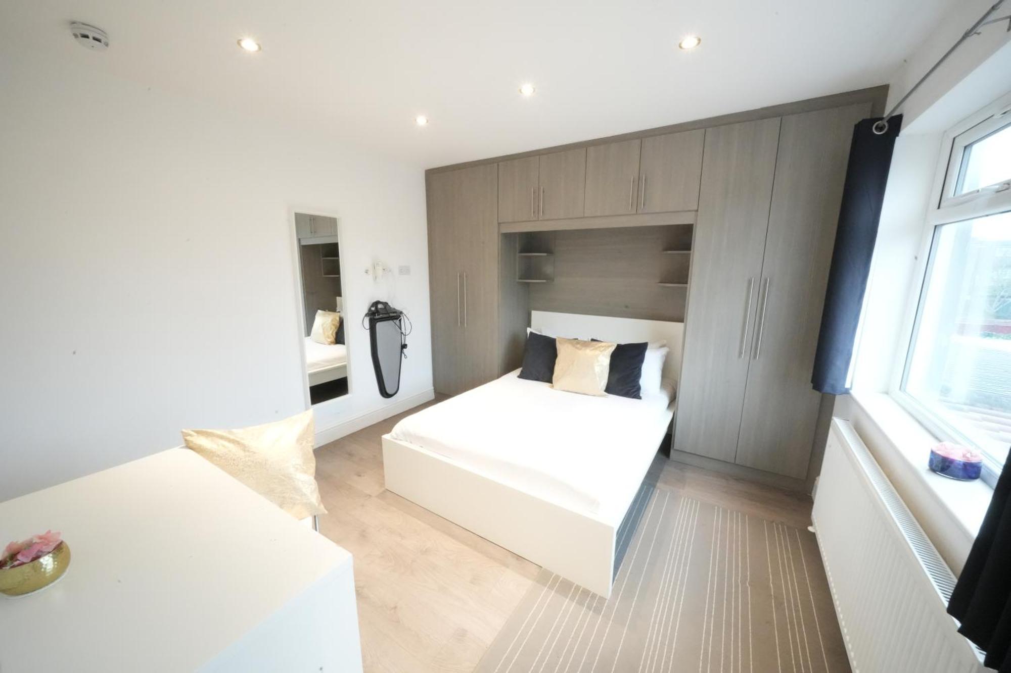 Grand Airport Ensuites