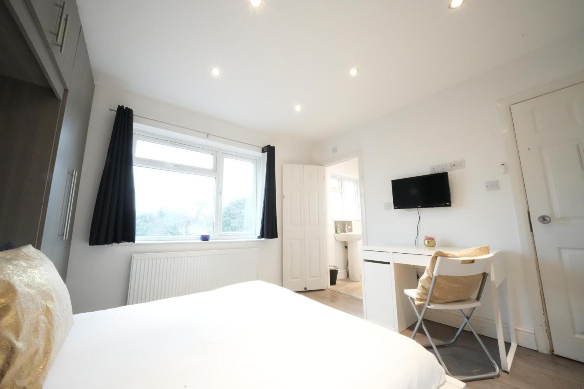 Grand Airport Ensuites