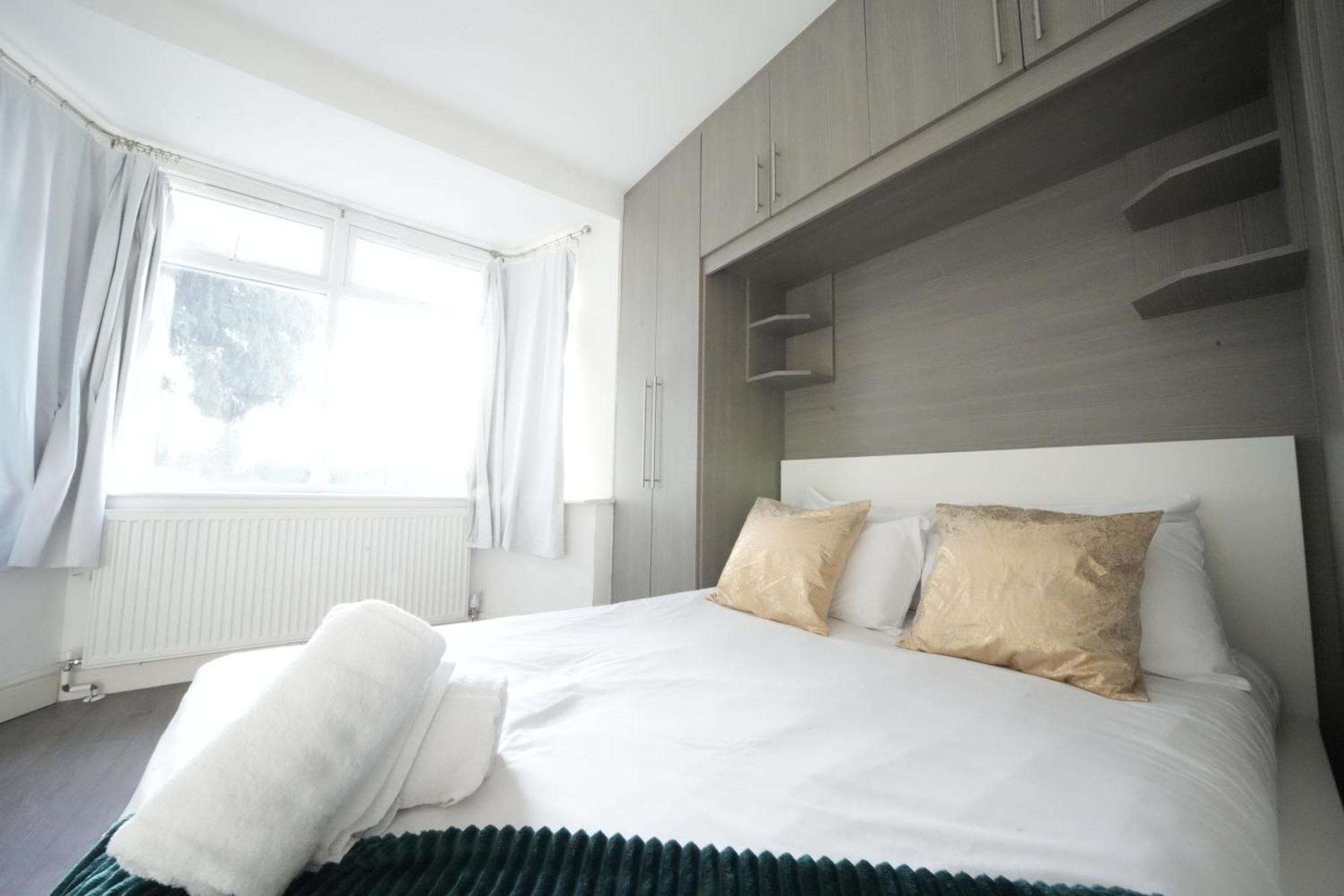 Grand Airport Ensuites *