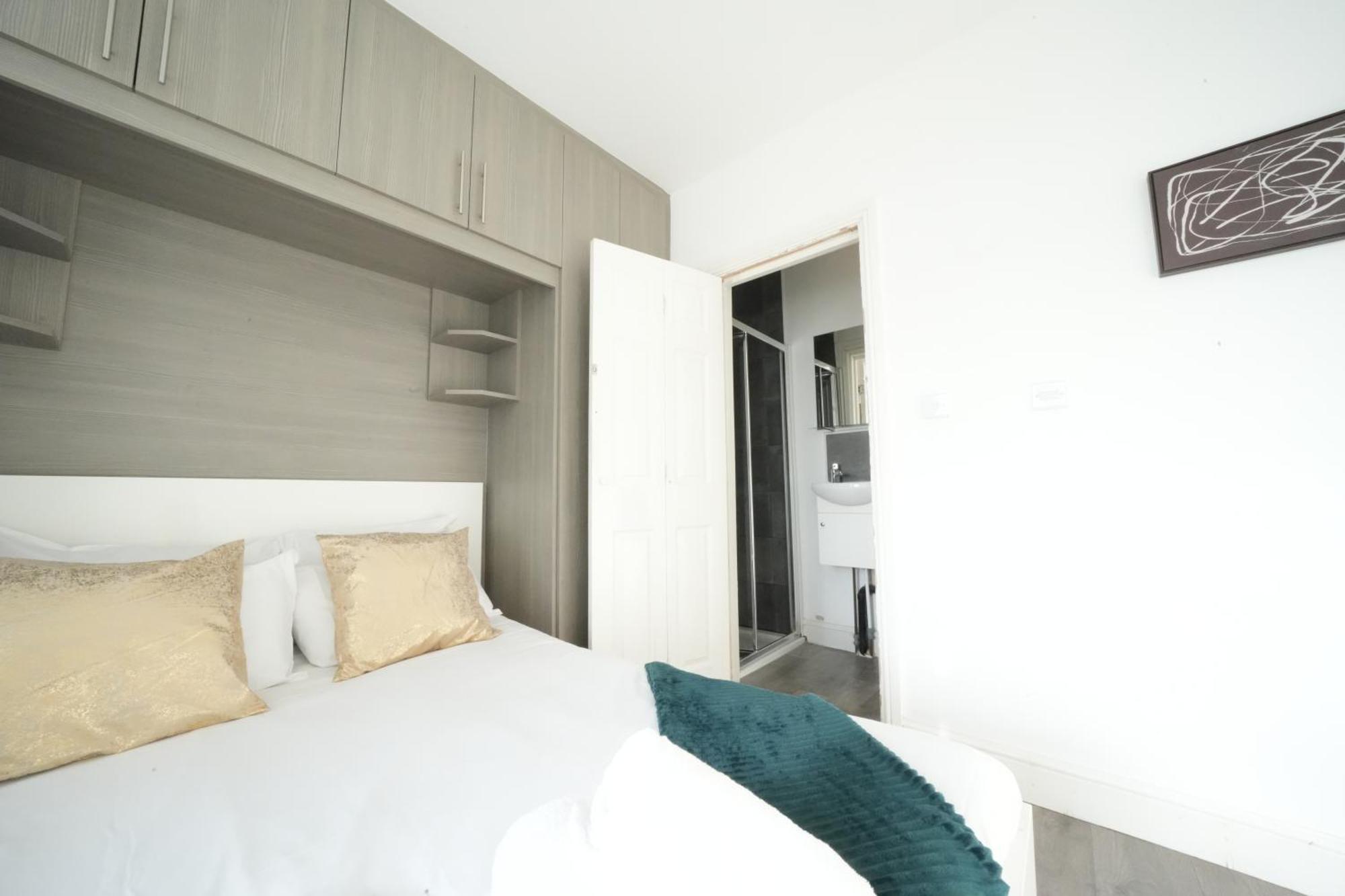 Grand Airport Ensuites